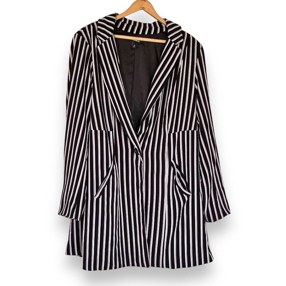 torrid Black and White Vertical Stripe Blazer 👓